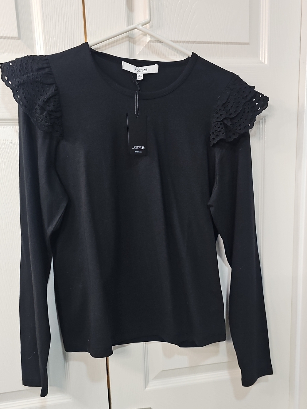 New Joe's Jeans Eyelet Embroidered Ruffle Feminine Cozycore Top Black Large - Picture 4 of 13